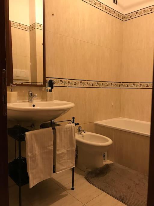 Apartment With Private Parking - Roma Est. Lunghezza 外观 照片
